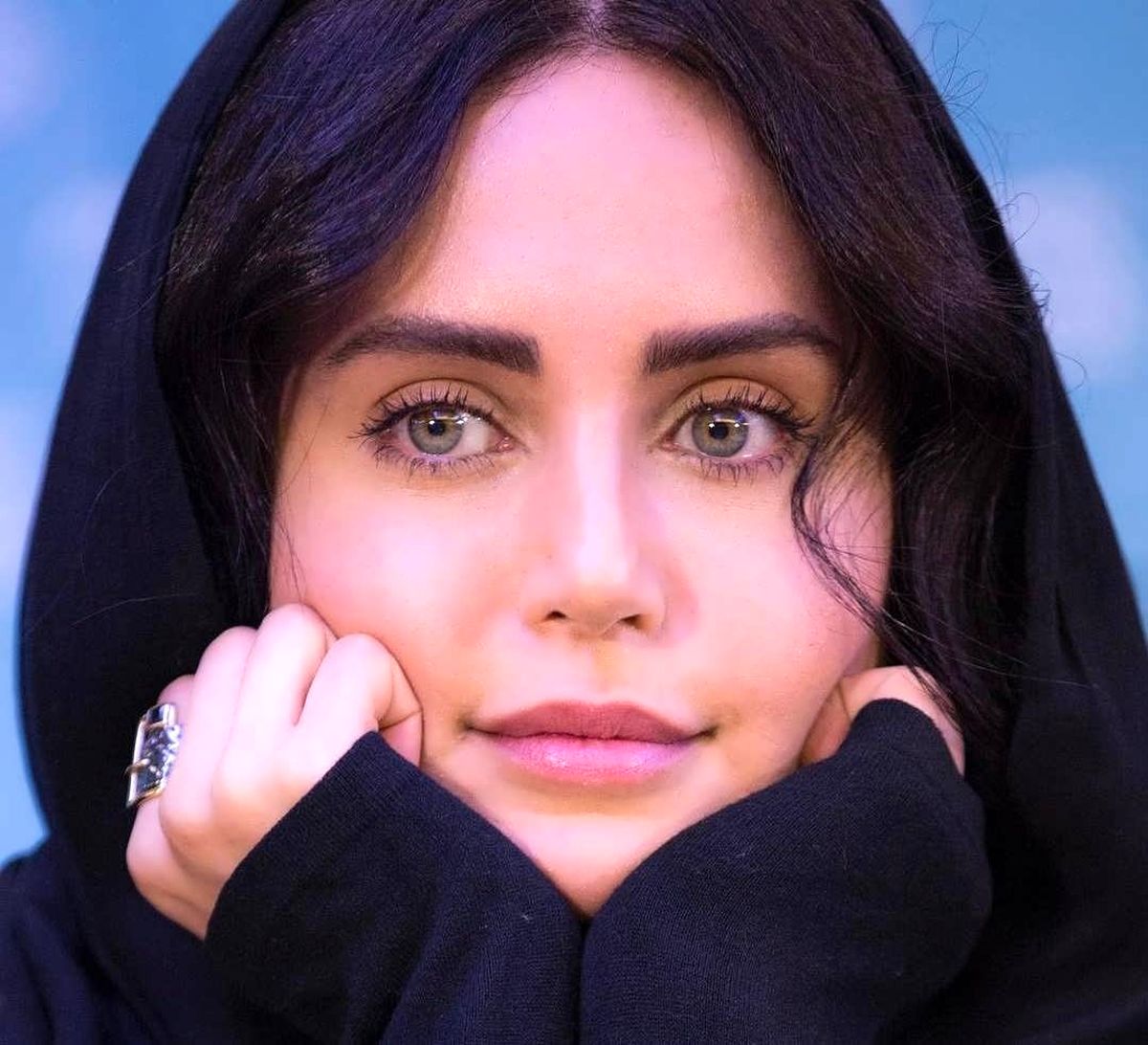 بیوگرافی، عکسهای شخصی و زندگی خصوصی الناز شاکردوست