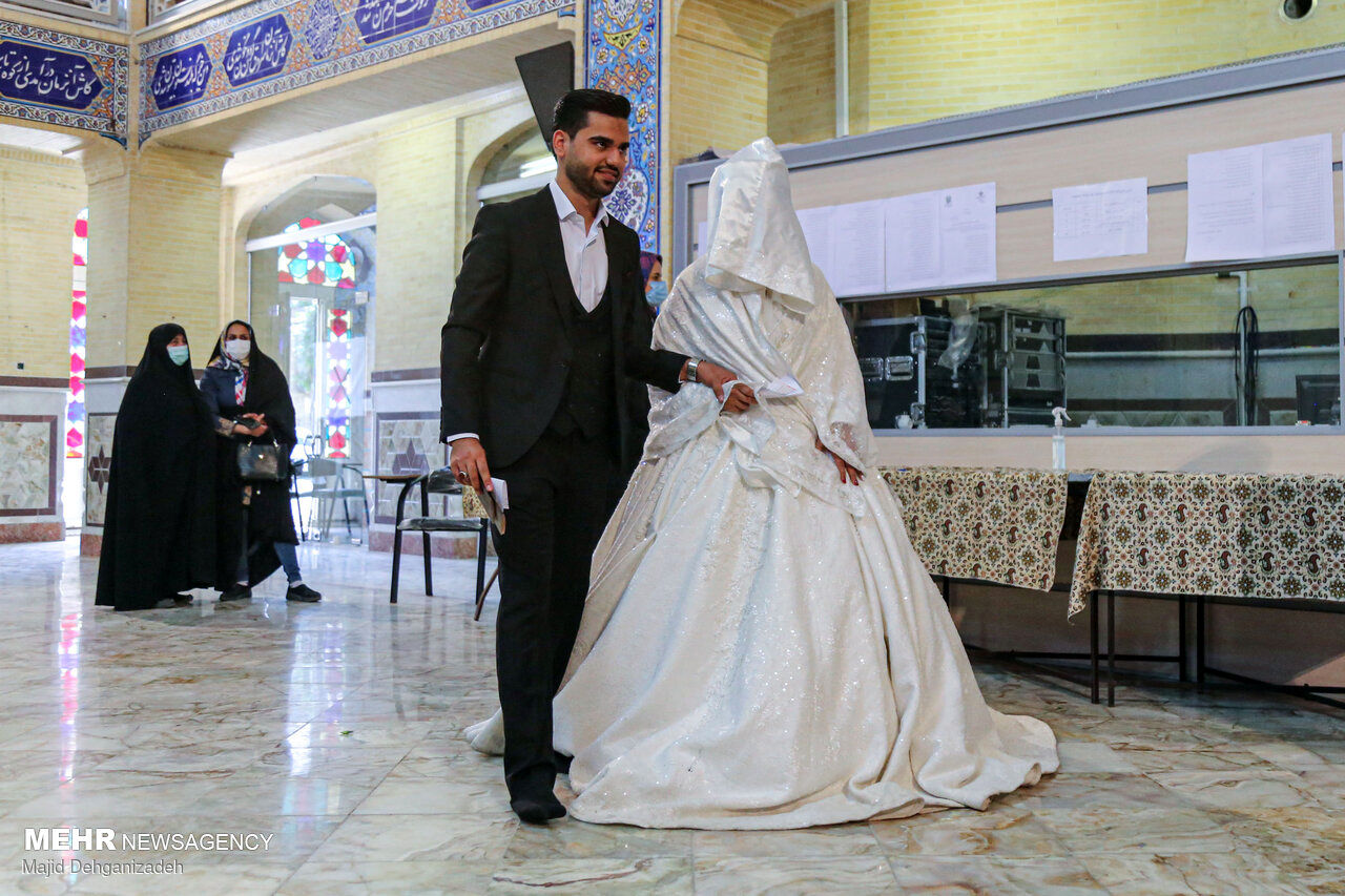 ازدواج با تم انتخابات + تصاویر