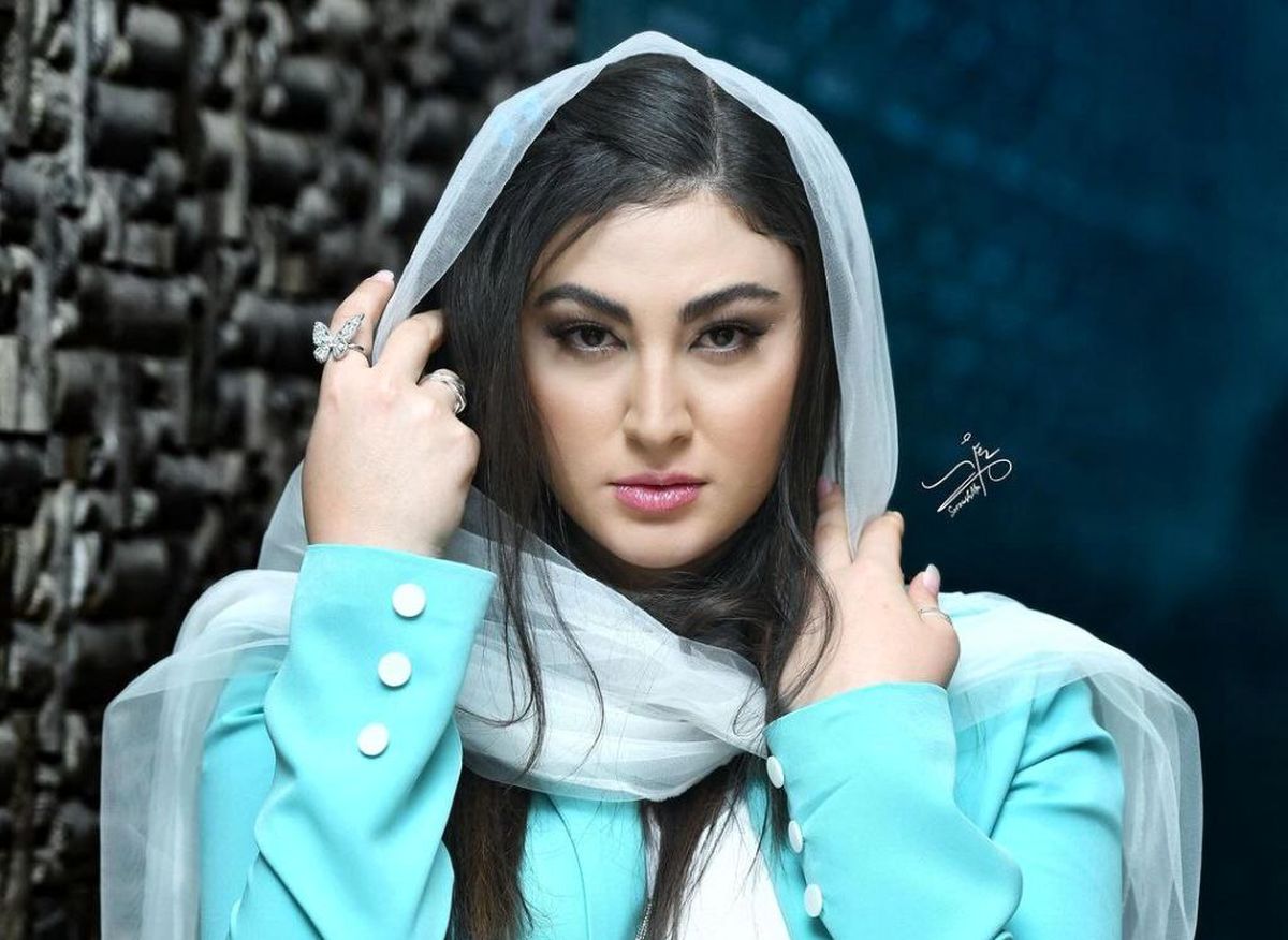 مریم مومن با شال و مانتوی شیک؛ انتخابی محبوب میان خانمهای ایرانی + عکس