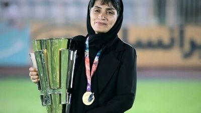 بازگشت الکسیا پوتیاس، ملکه فوتبال از جهنم
