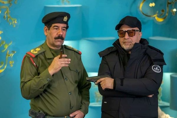سفر در زمان؛ «صدام» سریال طوبی در کنار رضا عطاران؛ سال 1403 + عکس