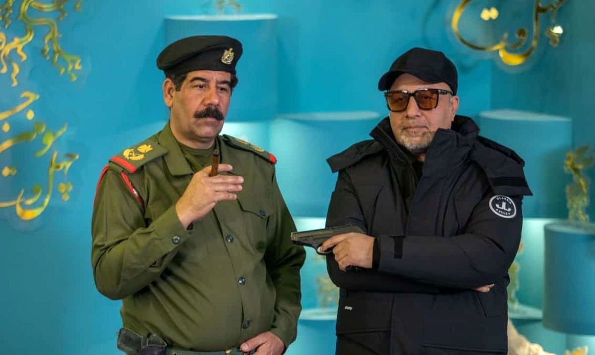 سفر در زمان؛ «صدام» سریال طوبی در کنار رضا عطاران؛ سال 1403 + عکس