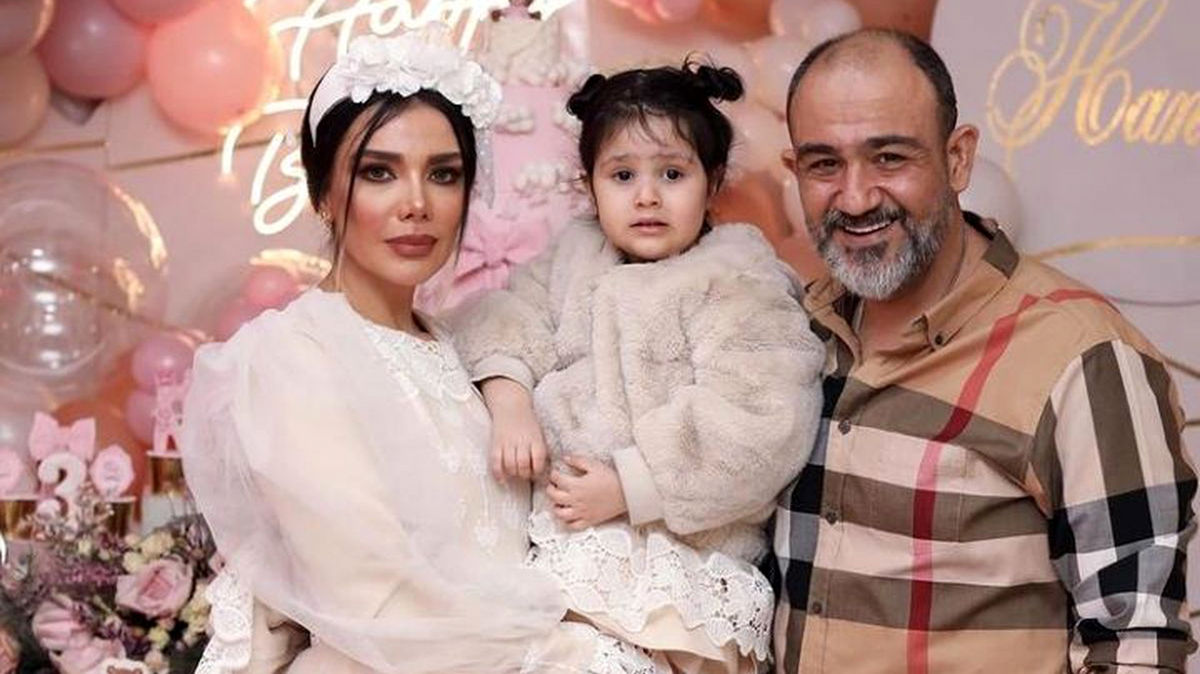 نگاهی به آشپزخانه ایرانیپسند خانه مهران غفوریان؛ از لوازم خانگی برند و چیدمان خاص تا رنگ کابینتها و لوستر شیک
