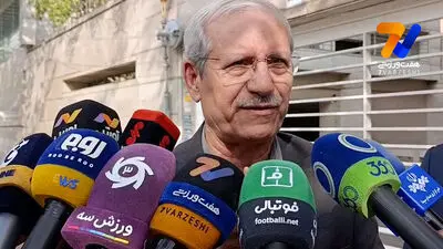 نصیرزاده: فحش خوردن کریم باقری در تبریز اشکال ندارد؛ بعضی مواقع دلیل فحاشی تسویه حساب فردی است!