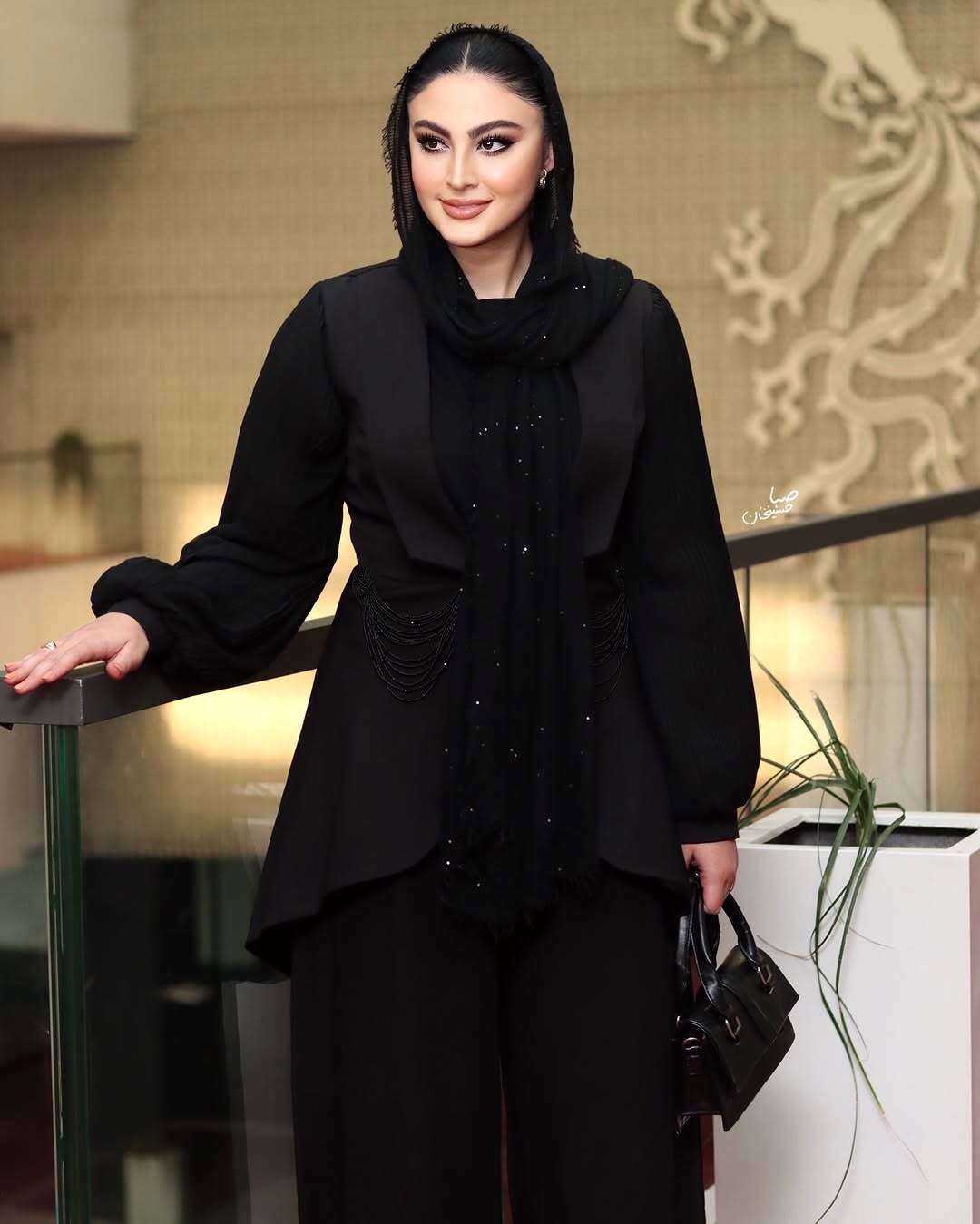 مریم مومن