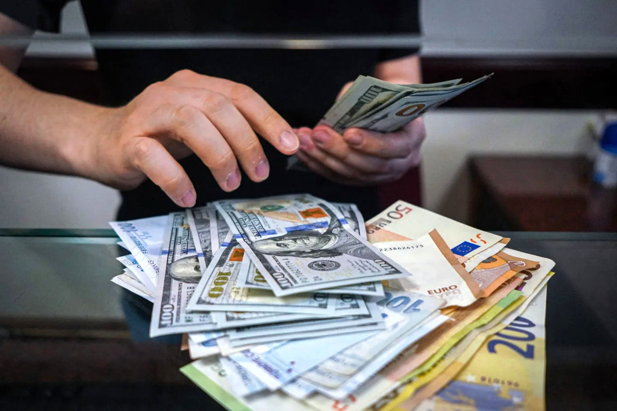 دلار وارد کانال ۷۰ هزار تومانی شد