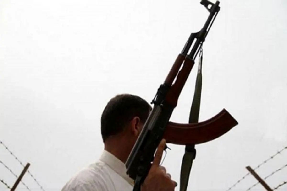 شرور مسلح سابقهدار و معروف در راسک با زخمی شدن یک پلیس، به هلاکت رسید