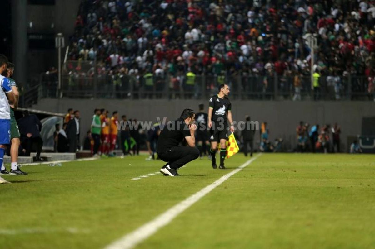 عکس| وقتی نکونام خبر صدرنشینی پرسپولیس را شنید!