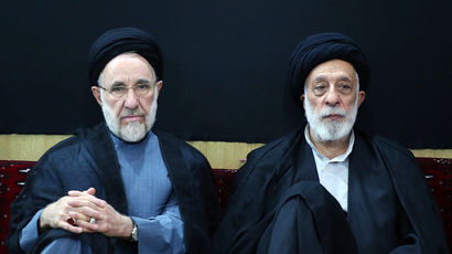 همنشینی هادی خامنه‌ای و خاتمی در یک مراسم عزاداری + تصاویر