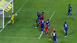 واکنش دیدنی آدان دروازه بان استقلال مانع از گلزنی تراکتور شد