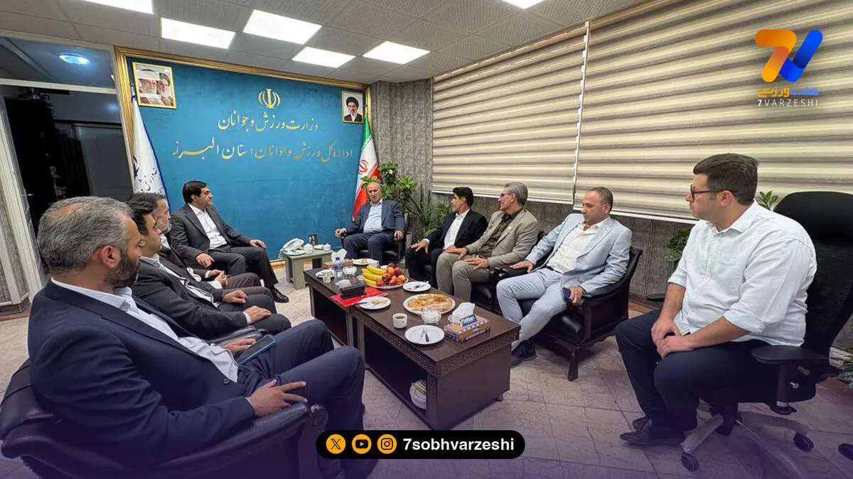 نشست ریاست فدراسیون با مسئولان اداره کل ورزش و هیات فوتبال البرز 