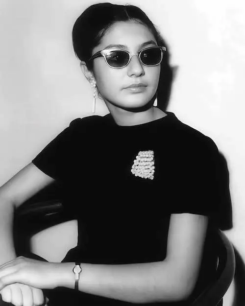 گوگوش در سال ۴۴ 