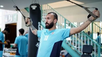 «پاداش سقوط»؛ واکنش تند عضو هیات رییسه به انتخاب امید روانخواه برای تیم ملی امید