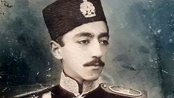 سفر در زمان؛ احمدشاه و ولیعهدش در کنار همکلاسی هایشان در دبستان، دهه 1280