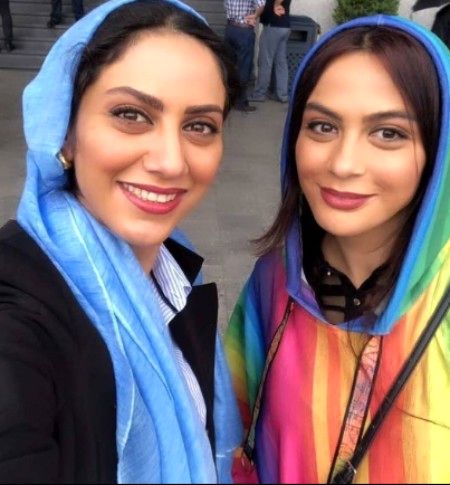بیوگرافی مونا فرجاد,مونا فرجاد,فعالیت مونا فرجاد