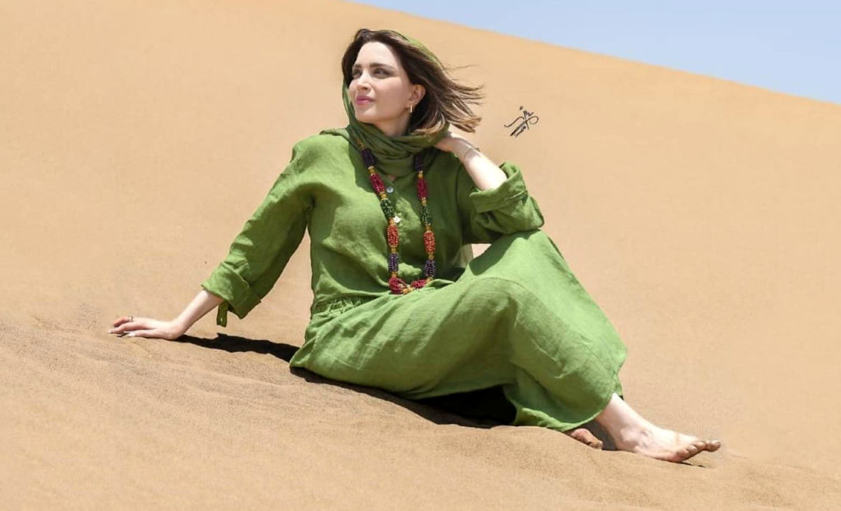عکسهای دیده نشده از کویرنوردی بهنوش طباطبایی در یزد