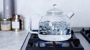 آب را دوبار نگذارید بجوشد! واقعیت پشت یک هشدار قدیمی