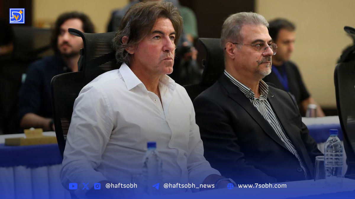 فریاد هواداران استقلال پشت درهای بسته باشگاه