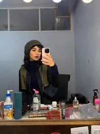 نیک آفرید سماواتی در اتاق گریم