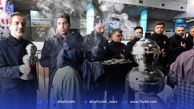 مراسم استقبال خادمان رضوی از زائران در پایانه‌های مسافربری مشهدالرضا (ع)+ فیلم
