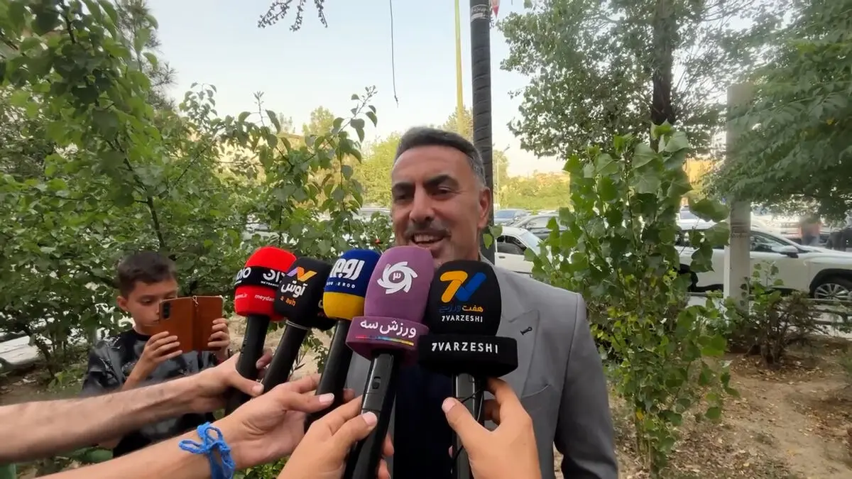 فکری: باید به سهراب زمان داد، اما با پنجره بسته کار استقلال سخت است!