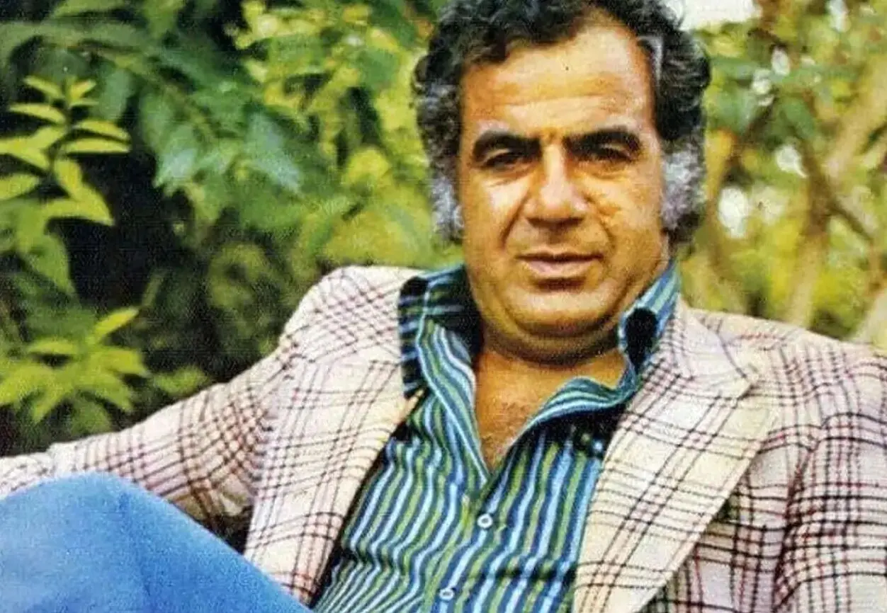 تصویر| سفر زمان؛ عکس یادگاری «ناصر ملک مطیعی و فریدون مشیری» در دهه 70
