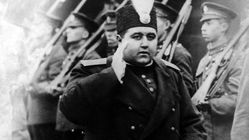 سفر تاریخی به قاجار؛ احمدشاه در کلاس درس کنار هم‌شاگردی‌ها و معلمان + عکس