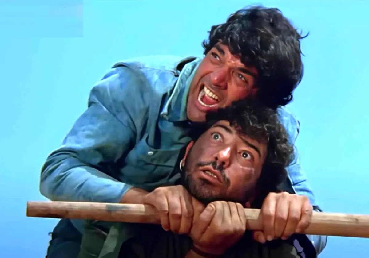 سفر در زمان؛ «بازیگر نقش ویرو در فیلم شعله» در 68 سالگی؛ سال 1383