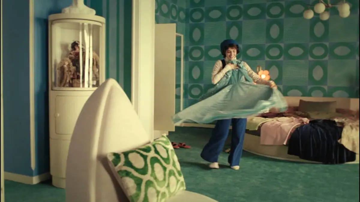 طراحی داخلی خانه بابک حمیدیان در سریال تاسیان؛ سفر به دنیای رنگ‌ها و خاطرات + عکس و ویدیو