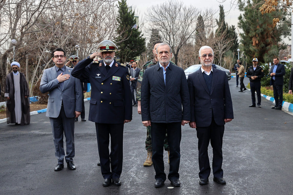 تأکید پزشکیان بر استفاده از تکنولوژیهای نوین در فراجا