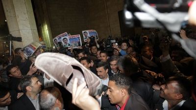 روایت تازه علیرضا افتخاری از حواشی روبوسی جنجالی با احمدی نژاد