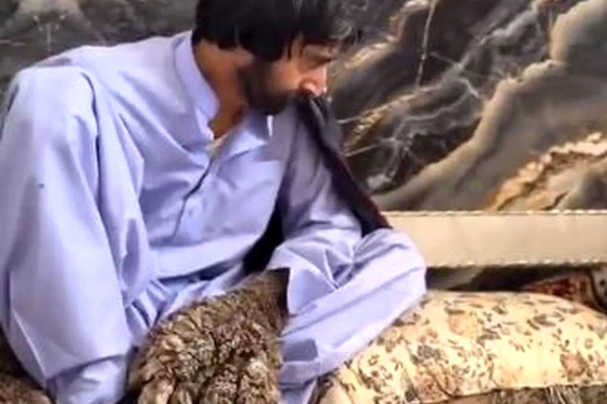 مرد درختی به چه بیماری مبتلاست؛ بهت علم پزشکی مقابل مردی از سیستان و بلوچستان