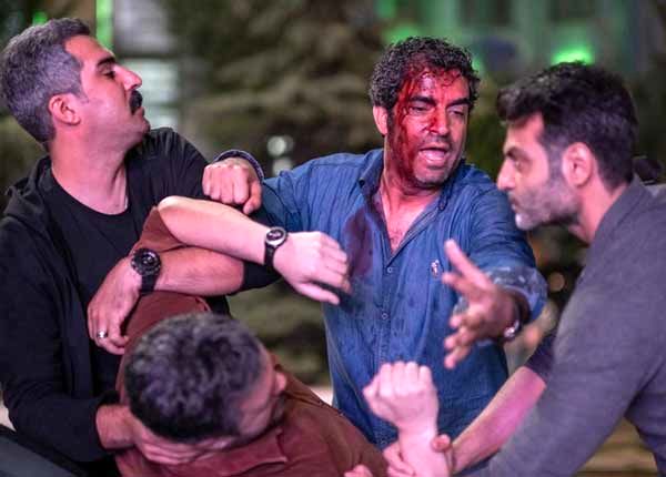 گریم و بازی منوچهر هادی در حدود هشت صبح