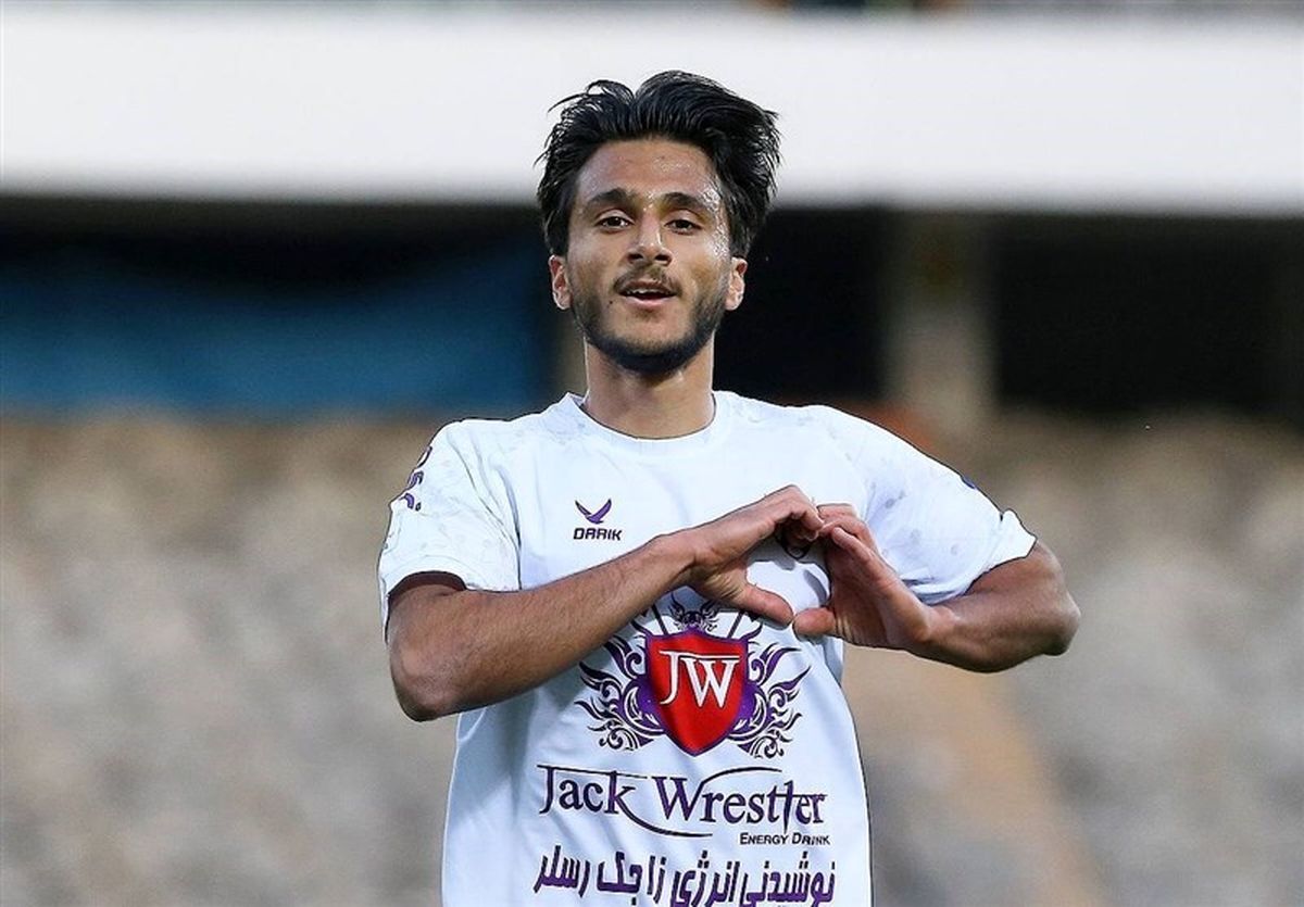 محمد حسین صادقی؛ خرید جدید پرسپولیس استقلالی بودنش را تایید کرد