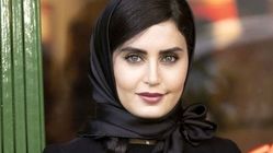 عکس بدون روسری اما پوشیده الناز شاکردوست در یک کافه
