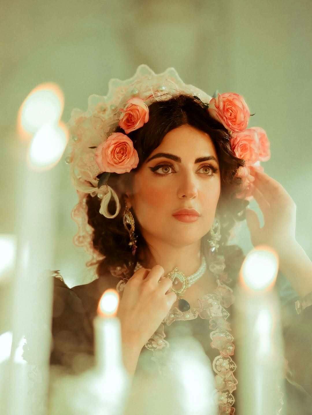 هلیا امامی با لباسهای قدیمی