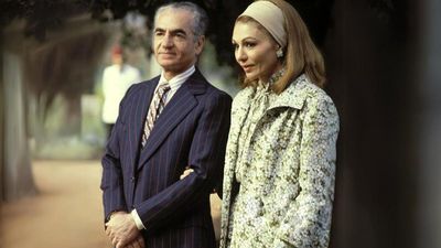  عکس سفر در زمان / میز و صندلی حیاط خانه فرح پهلوی وقتی در ایران بود .... 