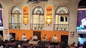 مدیر ارشاد بوشهر گل باران شد؛ هنرمندان کوچه سنگ‌تمام گذاشتند