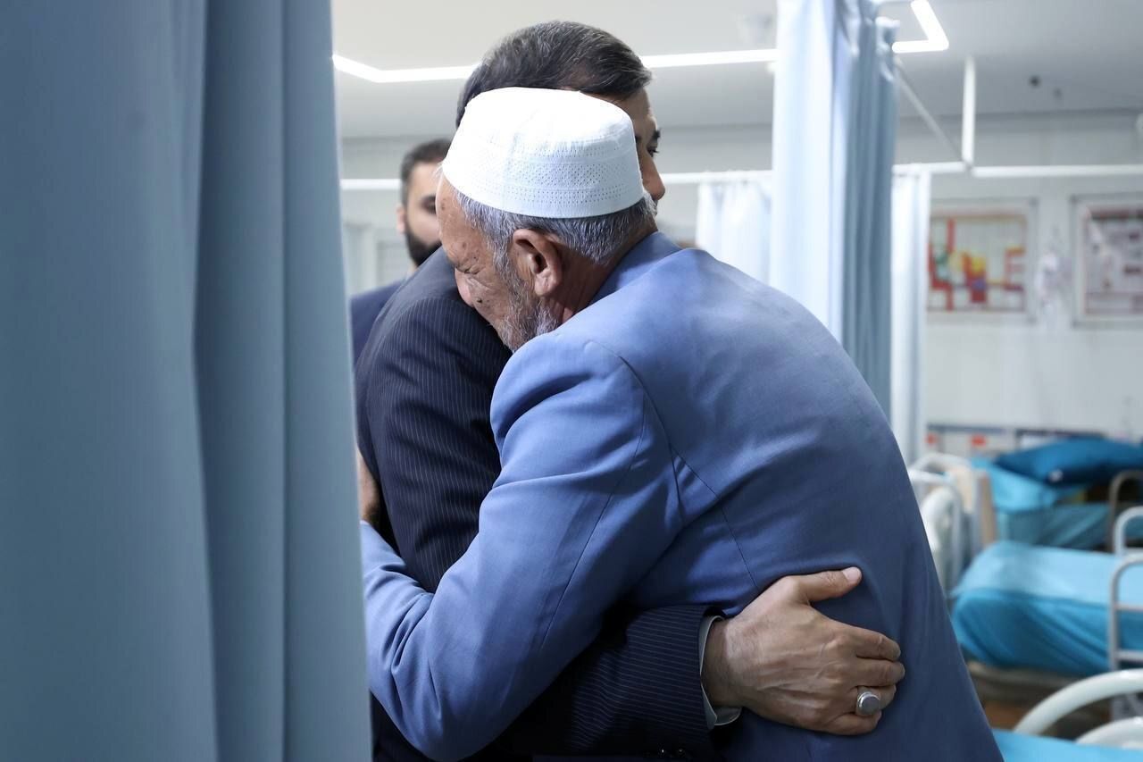 عیادت وزیر ورزش از صابر کاظمی + تصاویر