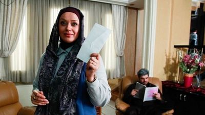 عکس یادگاری بهنوش طباطبایی و دانشجوهایش در دانشگاه 