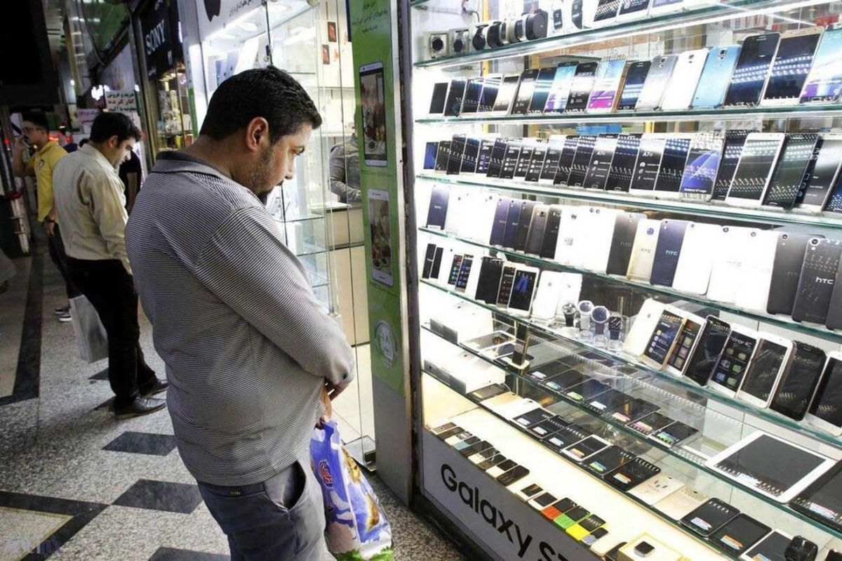 ممنوعیت واردات موبایل دکمه‌ای تکذیب شد