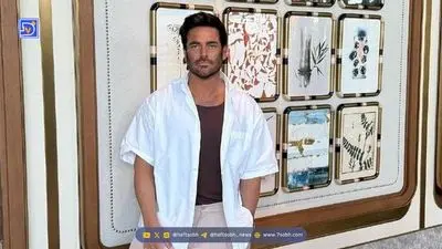 فیلم / نگاهی به چیدمان مجلل و خاص خانه رابعه اسکویی در شب خواستگاری اش/ شومینه سنگ مرمر، میز ناهارخوری کلاسیک، دریم کچر روی دیوار و...