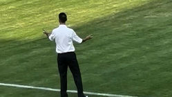 جنب و جوش بالای رضا عنایتی لب خط در دیدار سایپا و نفت و گاز