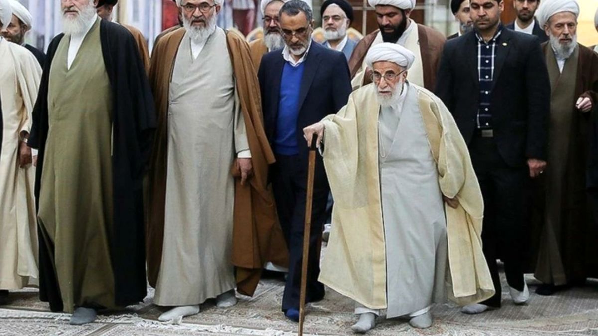 آیتالله جنتی در دبیری شورای نگهبان ابقا شد