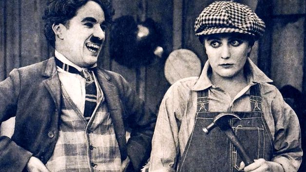 چارلی چاپلین: آن روز برای اولین بار لباس و کلاه معروفم را پوشیدم