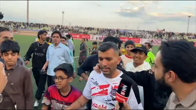 پیروزی ۴ بر ۲ ستارگان دهه شصت مقابل منتخب سیستان و بلوچستان؛ مسلمان سوژه سلفی‌ها شد