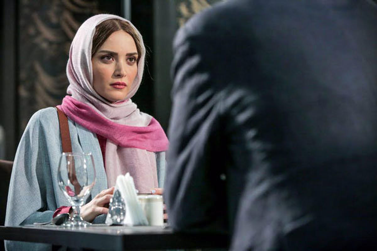 استایل جنجالی بهنوش طباطبایی در یک مراسم خاص