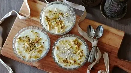 طرز تهیه فرنی نارگیلی به روش ساده و سنتی/ دسر آسان و خوشمزه برای شب یلدا