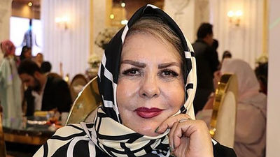 پوراندخت مهیمن بازیگر بیگانه ای با من است همراه با نوه هایش