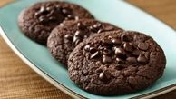 طرز تهیه کوکی شکلاتی ساده و بی دردسر برای بانوان خانه‌دار (ویدیو)
